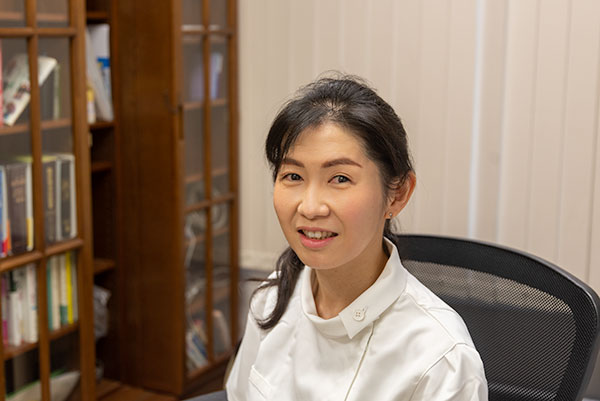 院長 榮樂周子